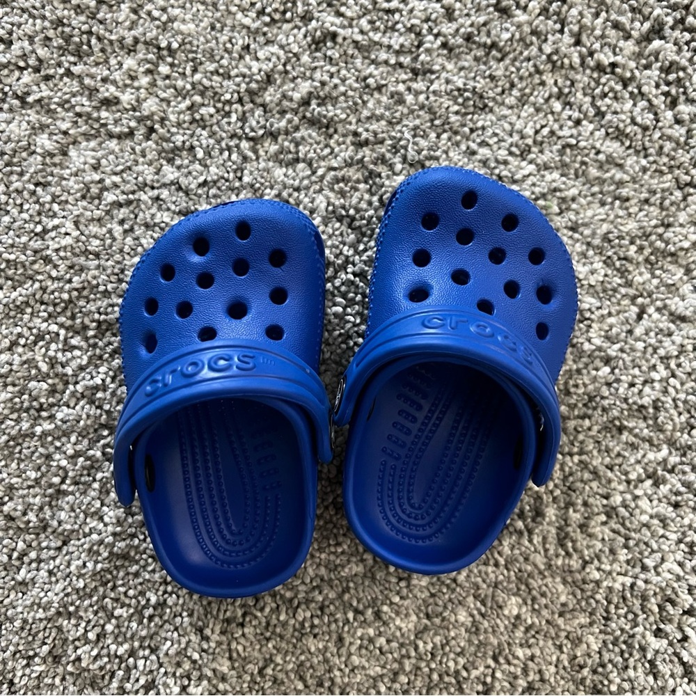 Infant crocs